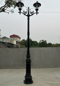 Cột đèn sân vườn DC05B
